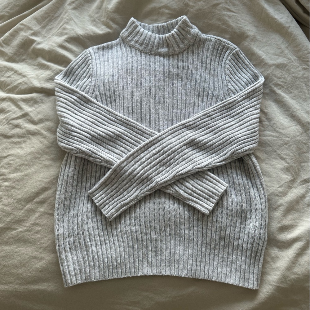 H&M light heather grey mock neck sweater